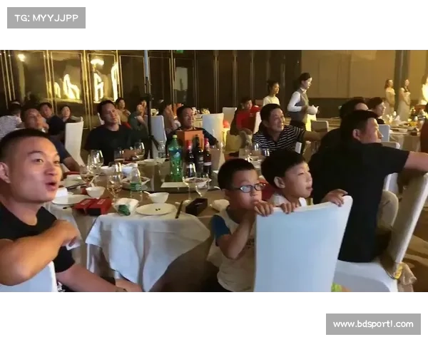 埃拉赛点时要求掌声引争议 观众反应各异引发热议 埃拉赛点时要求掌声引争议 观众反应各异引发热议