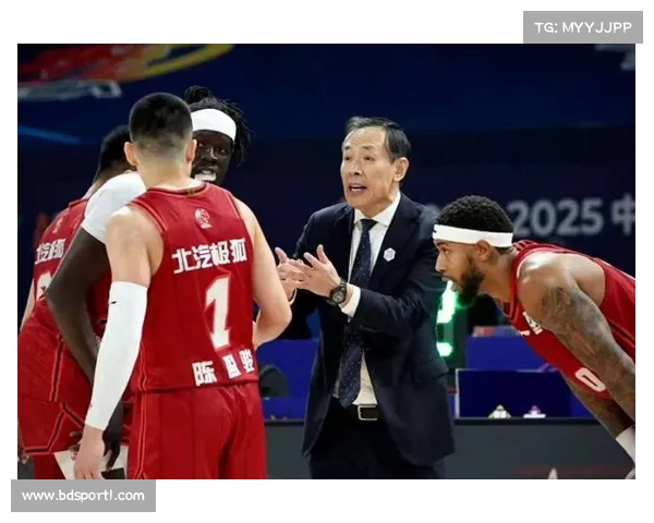 中国篮球联赛季后赛激战正酣 争冠球队表现抢眼竞争日益白热化 中国篮球联赛季后赛激战正酣 争冠球队表现抢眼竞争日益白热化